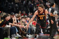 开云下载-包含老鹰年轻后卫表现稳定，或将成为关键一环的词条