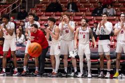 开云体育直播-欧洲球员在NCAA赛场上大放异彩，受到瞩目