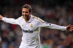 开云下载-范弗利特进攻端无人可挡，国王制霸太阳，战术解析与比赛回顾