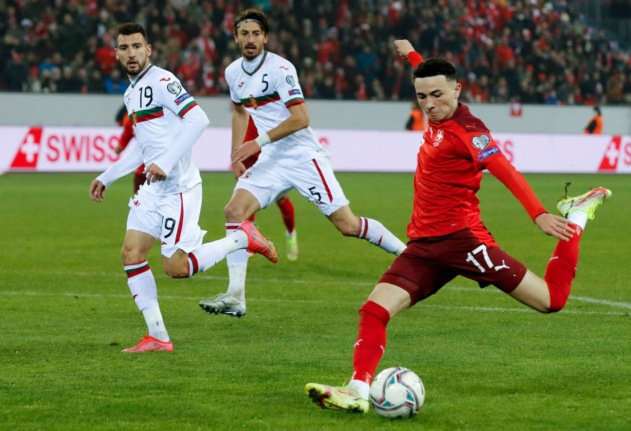 瑞士主场大胜，晋级欧锦赛半决赛