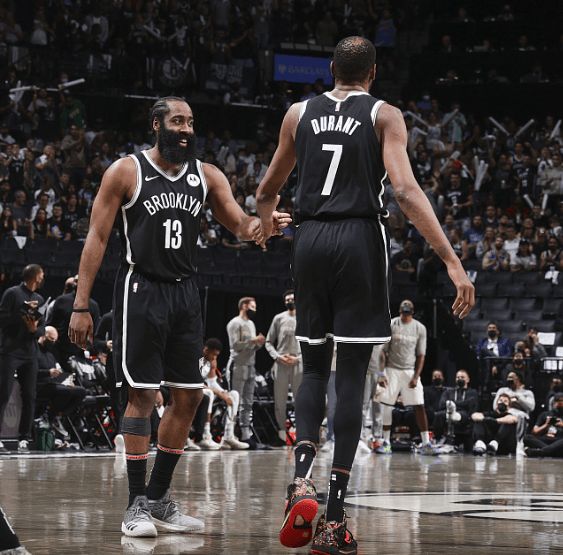 火箭坐镇纽约大胜篮网，哈登一举狂揽分