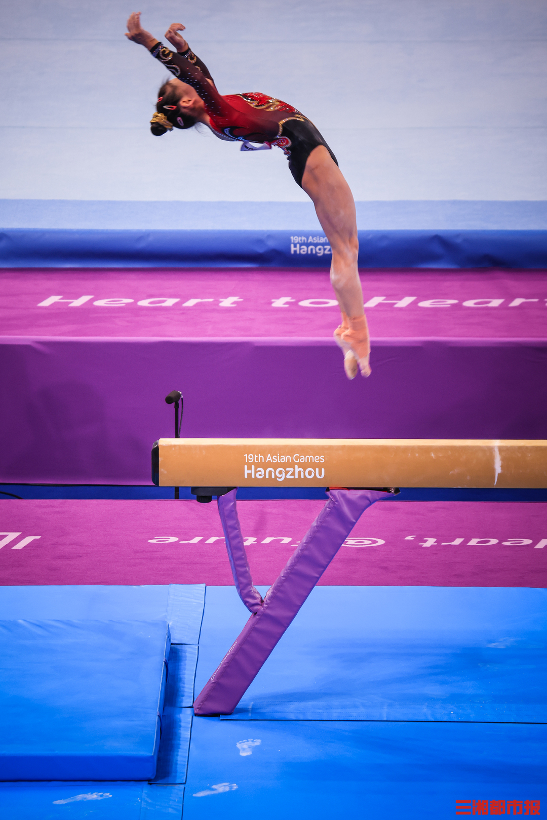 竞技体操:美国选手获得平衡木金牌的简单介绍 竞技体操:美国选手获得平衡木金牌的简单介绍