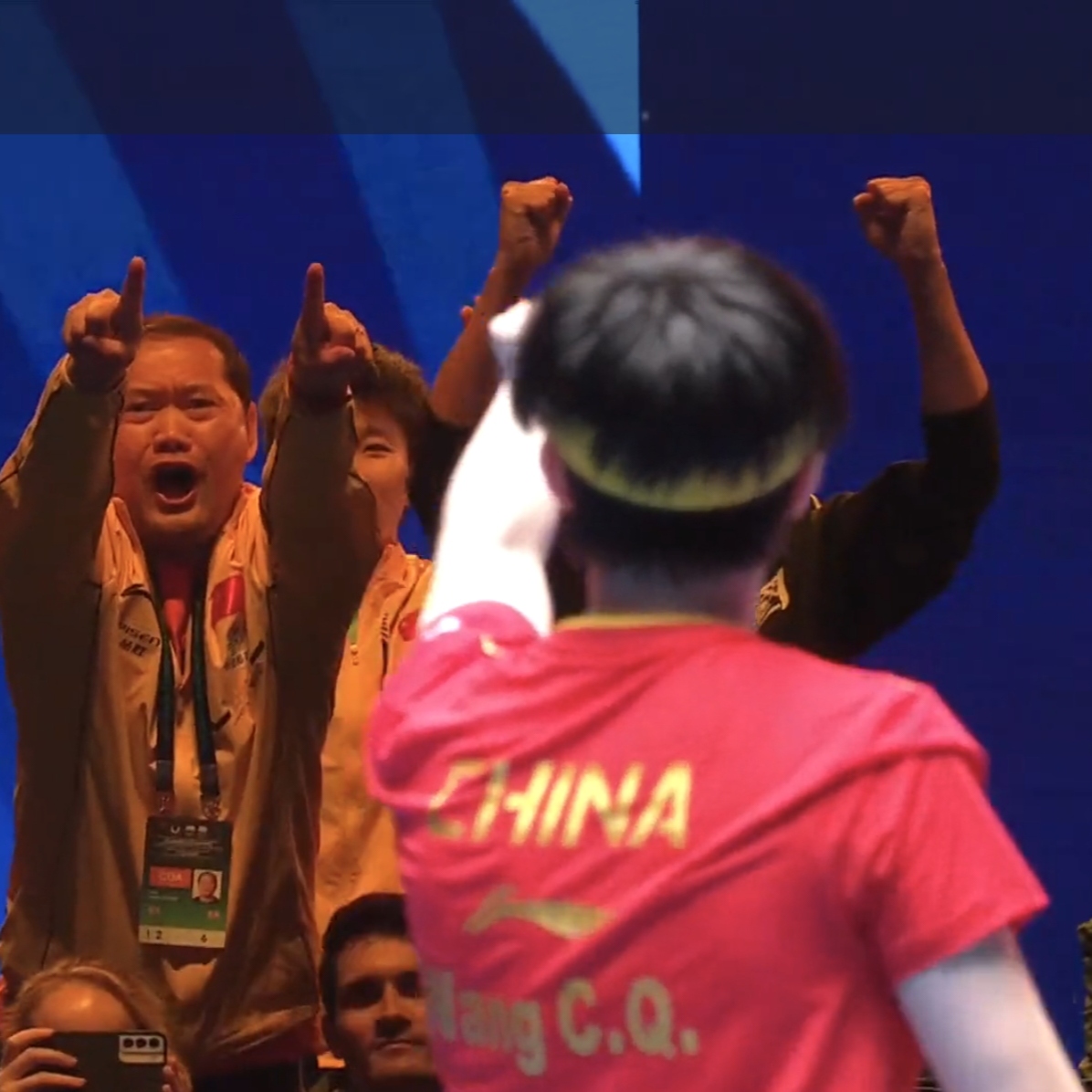 福建队疯狂进攻,赢得惊险比赛 福建队疯狂进攻,赢得惊险比赛