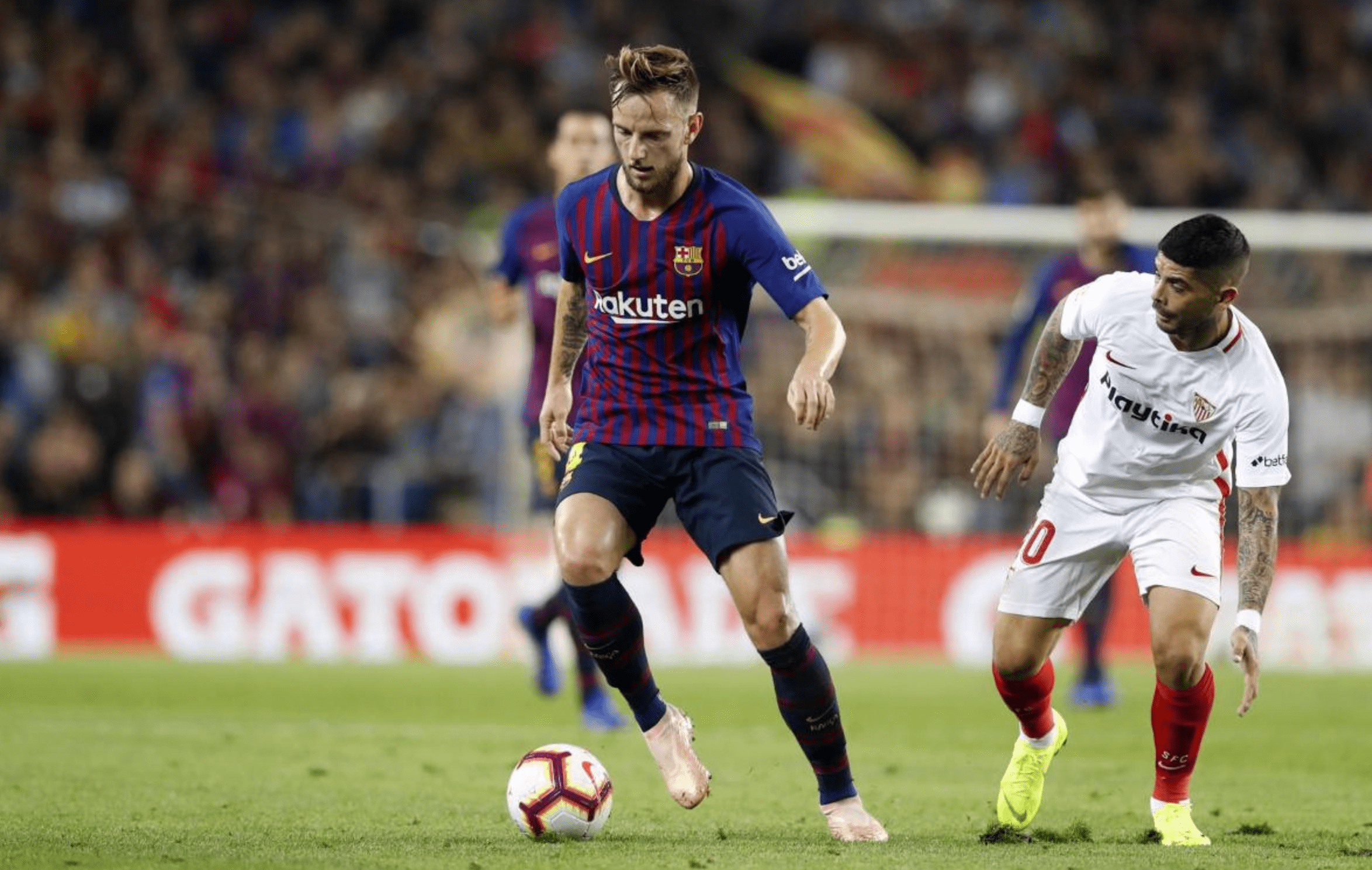 巴塞罗那主场大破对手，保持不败