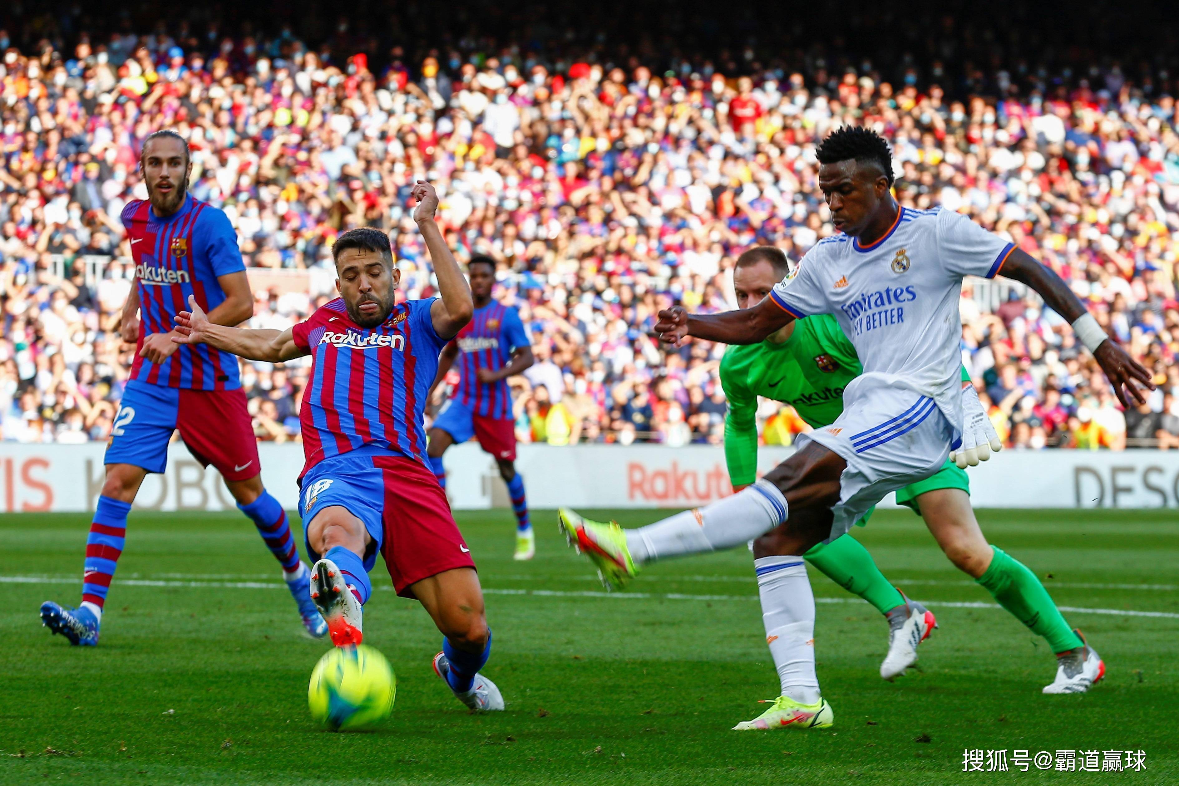 巴塞罗那主场大破对手，保持不败