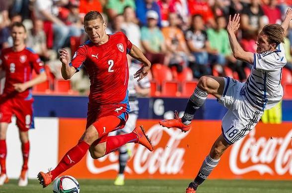 包含波兰队主场连胜，欧预赛资格赛前景看好的词条