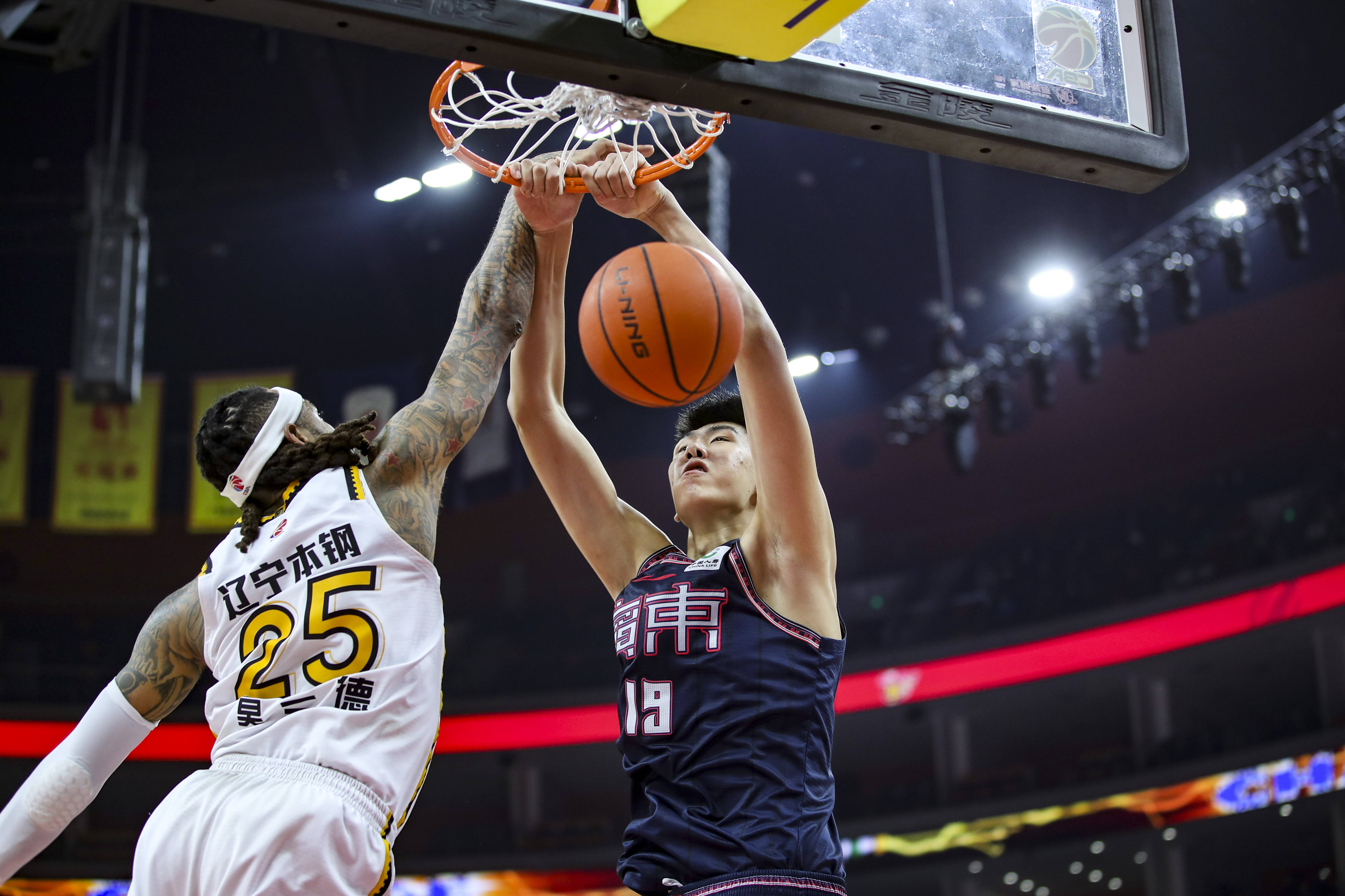 关于广东宏远主场惨败!山西队大胜送对手两连败,遭遇赛季首败的信息 关于广东宏远主场惨败!山西队大胜送对手两连败,遭遇赛季首败的信息