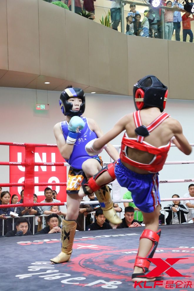 包含热血沸腾！擂台上的搏击风云再掀新高潮的词条