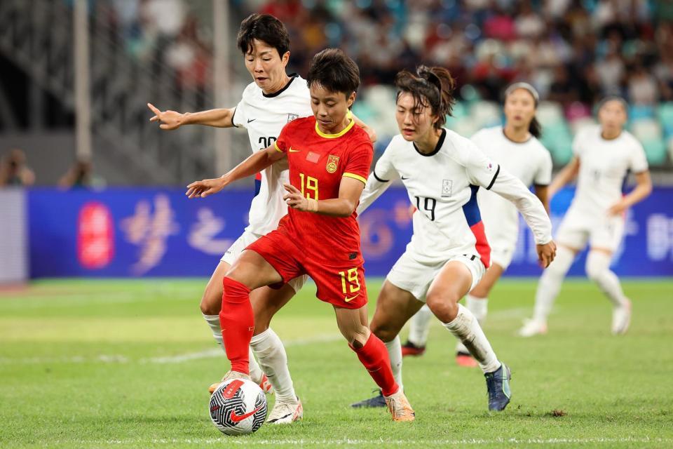 中国女足重大失误导致失利，球队备战陷入困境的简单介绍