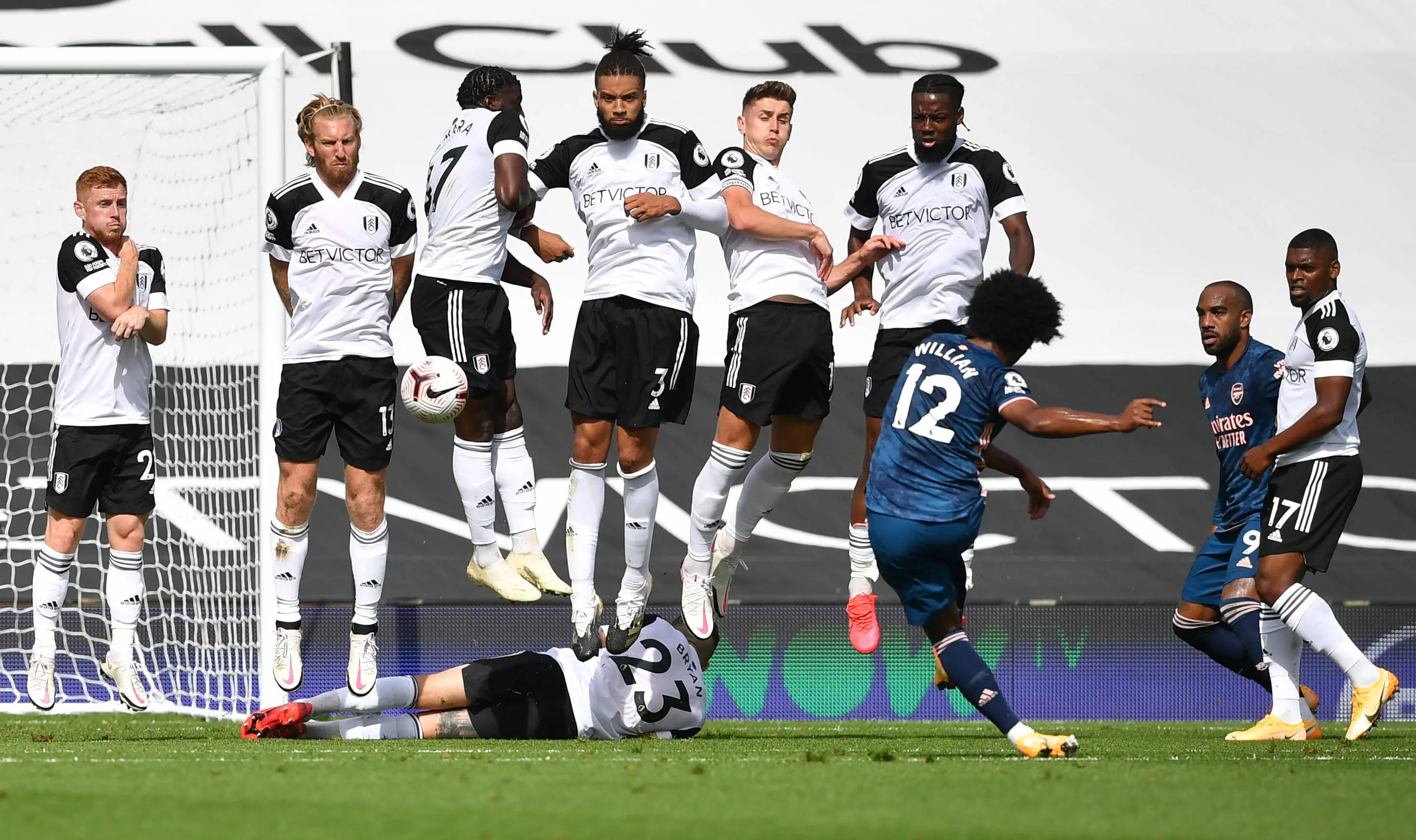 关于富勒姆主场击败布莱顿，保级希望重燃的信息