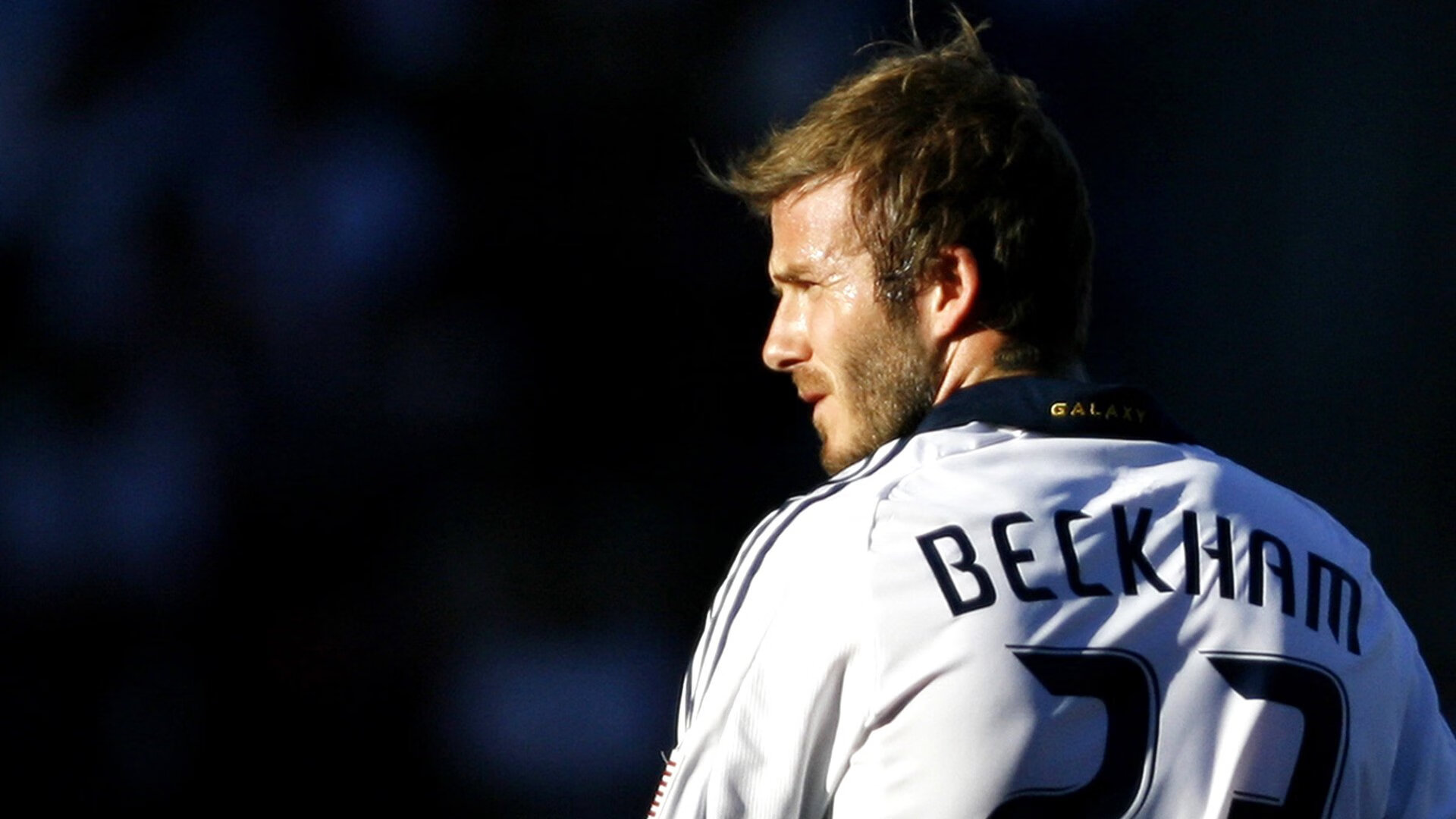 北欧寒流难阻安菲尔德烈焰，穆勒末节神迹改写英瑞足球叙事